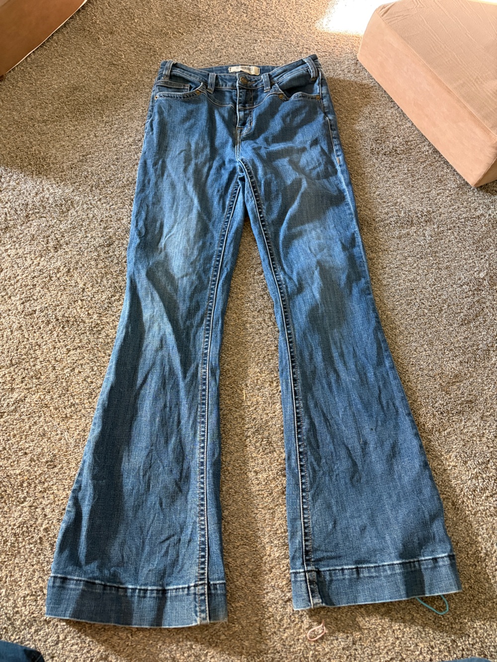 Women's Flare Jeans in Mid Blue Wash